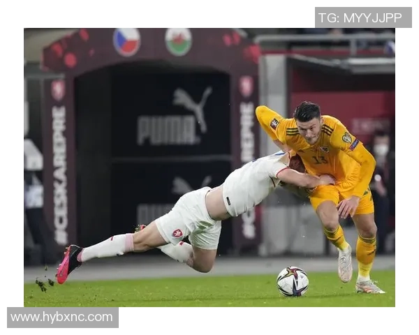 英国足球明星穆尔的传奇生涯与对足球的深远影响探讨